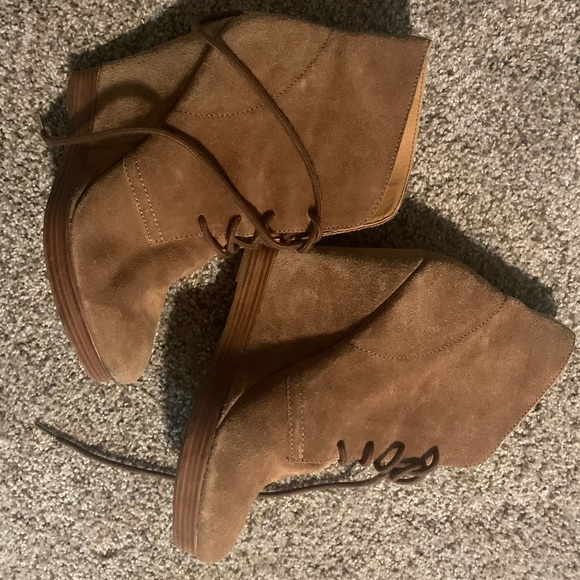 Michael Kors tan wedges - Picture 2 of 7